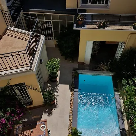 Alojamento de Acomodação e Pequeno-almoço Le Patio En - D'hôtes Narbona