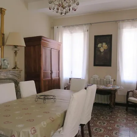 Le Patio En - D'hotes Bed & Breakfast *