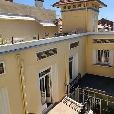 Le Patio En - D'hotes Отель типа 