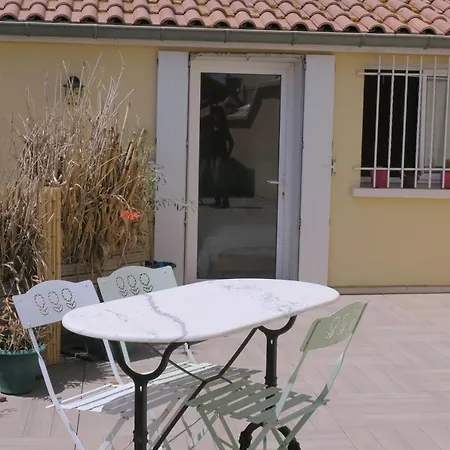 Le Patio En - D'hôtes Alojamento de Acomodação e Pequeno-almoço *