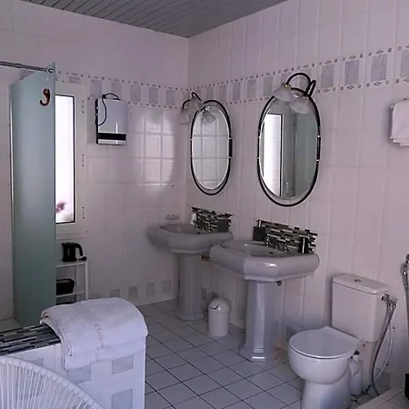 Le Patio En - D'hotes Bed & Breakfast 3*