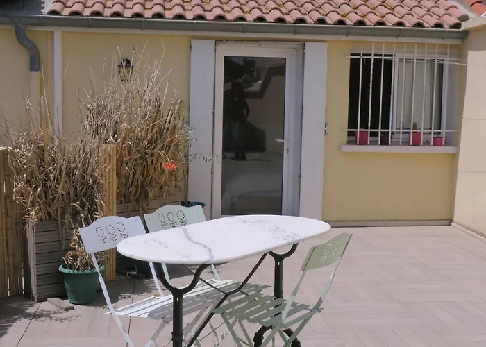 Le Patio En - D'hotes Bed & Breakfast 3*